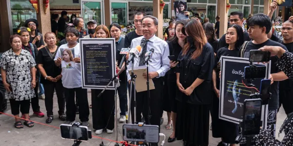 ทนาย 'กฤษฎางค์' ระบุ รพ.ราชทัณฑ์ใส่ท่อช่วยหายใจในหลอดอาหาร 'บุ้ง เนติพร' วันส่งตัวมาที่ รพ.ธรรมศาสตร์ พบท้องบวมมีแต่ลม ยืนยันยังไม่ได้รับผลการรักษา 5 วันก่อนเสียชีวิตและวงจรปิด