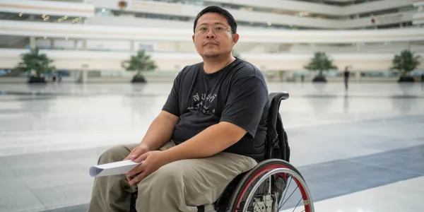 'อรรถพล' ผู้พิการการเคลื่อนไหว และผู้สมัคร สว. ยื่น จม.เปิดผนึกถึง กกต. จี้จัดสถานที่เลือก สว.’67 เอื้อประชาชนทุกกลุ่มให้เข้าถึง