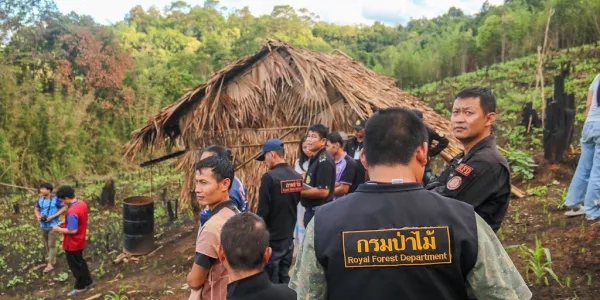 ชาวห้วยหินลาดใน ย้ำต้องรับผิดชอบมากกว่าขอโทษ หลัง ‘สำนักป่าไม้ที่ 2 เชียงราย’ แจงเป็นการตรวจสอบแปลงทำกินไร่หมุนเวียน พร้อมตั้ง คกก.สอบภายในเหตุ จนท.เข้าทำลายข้าวของไร่หมุนเวียน