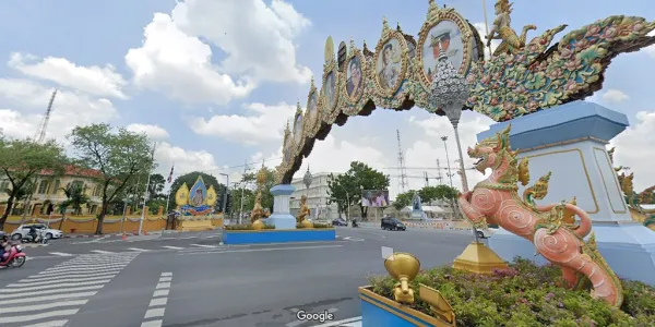 ศาลกระบี่รับฟ้องคดีม.112 ชาวพังงาคอมเมนท์ใต้โพสต์วิจารณ์ซุ้มเฉลิมพระเกียรติ 
