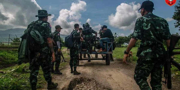 กองทัพเผด็จการพม่าพยายามเคลื่อนพลเข้าถึงเมืองเมียวดีผ่านเส้นทางหลวงสายเอเชียในปฏิบัติการที่ชื่อว่า 'อ่องเซยะ' ก่อนล่าถอยไปที่เมืองกอกะเร็ก คาดเจอโรคมาลาเรียระบาด