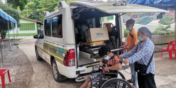 บอร์ด สปสช. ไฟเขียวหนุนท้องถิ่น ใช้งบ กปท. จัดรถรับส่งผู้ทุพพลภาพไปโรงพยาบาล