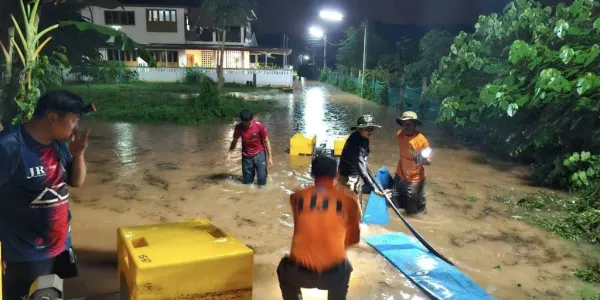 ปภ. เผยยังมีน้ำท่วมพื้นที่ 6 จังหวัด - ตั้งศูนย์ JIC ระดมข้อมูลน้ำท่วม