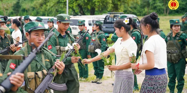 หลังกองทัพพม่าตกเป็นฝ่ายเพลี่ยงพล้ำในพื้นที่รัฐฉานตอนเหนือ ภายใต้ปฏิบัติการ 1027 เฟส 2 ส่งผลให้กองกำลังที่เคยสังกัดกับกองทัพพม่า แยกตัวกลับไปสังกัดเดิม   ล่าสุดเมื่อ 5 ก.ย.ที่ผ่านมา กองทัพรัฐฉานเหนือ SSPP/SSA จัดพิธีต้อนรับกองกำลัง BGF แสงแก้ว-เมืองเคอ กลับเข้าสู่กองทัพรัฐฉานเหนือ หลังถูกแยกสลายเป็นกองกำลัง BGF ภายใต้กองทัพพม่าเมื่อ 14 ปีที่แล้ว