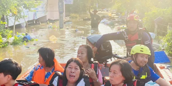 อ.สารภี น้ำเริ่มลดหลายจุดแล้ว มวลน้ำเข้าสู่ จ.ลำพูน ต่อ