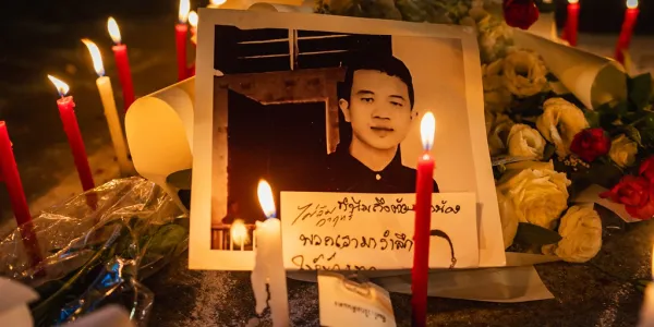 ศาลชั้นต้นยกฟ้องจำเลยคดียิงวาฤทธิ์ สมน้อย บริเวณ สน.ดินแดง เมื่อปี 2564 ซึ่งเป็นช่วงที่มีการชุมนุมเพื่อประท้วงรัฐบาลประยุทธ์อย่างต่อเนื่อง เหตุจากพยานหลักฐานไม่ชัดเจนและยังมีข้อสงสัย จึงยกประโยชน์ให้จำเลย พร้อมเปิดความเห็นของทนายความ ถึงความผิดปกติในการสอบสวนคดีของตำรวจ