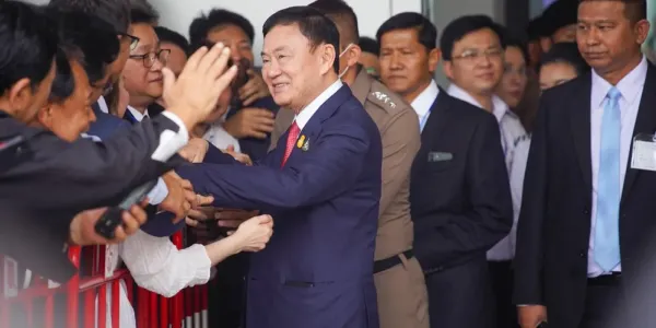 ศาล รธน. นัด 22 พ.ย. ถกรับ-ไม่รับ คำร้องทักษิณ-พท.ล้มล้างการปกครอง