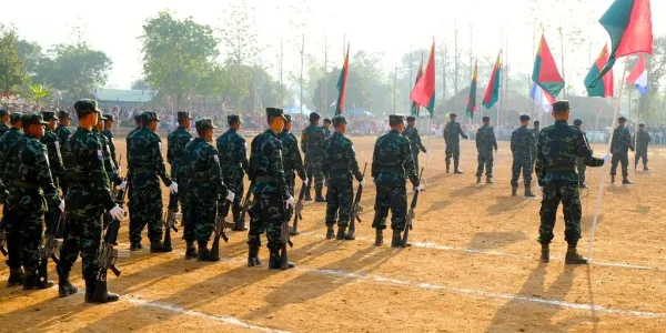 'ใช้เวลารุกนานนับเดือน' 'KNU/KNLA' กลับมาพิชิตฐาน 'มาเนอปลอ' อดีตกองบัญชาการใหญ่ของตัวเอง คืนได้แล้ว ซึ่งก่อนหน้านี้ทหารพม่าเคยตีฐานแห่งนี้แตกตั้งแต่ปี 2537