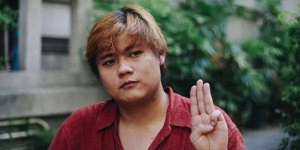 ศาลอาญาอ่านคำพิพากษาอุทธรณ์ คดีมาตรา 112 ยืนคุก 1 ปี 7 เดือน ไม่รอลงอาญา ‘แอมป์ - ณวรรษ’ ปราศรัยม็อบนับ 1 ถึงล้านคืนอำนาจประชาชน ปี’64
