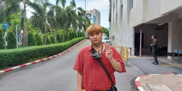 ศาลฎีกาไม่ให้ประกันตัว ‘แอมป์’ ณวรรษ เลี้ยงวัฒนา นักกิจกรรมการเมือง จากคดีมาตรา 112 ปราศรัยม็อบนับหนึ่งถึงล้านคืนอำนาจราษฎร ปี 2564 หลังก่อนหน้านี้ศาลอุทธรณ์ยืนจำคุก 1 ปี 7 เดือน ไม่รอลงอาญา