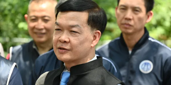 'สาโรจน์' เลขาฯ ป.ป.ช. ให้สัมภาษณ์แจงกระบวนการคดี 44 สส.พรรคก้าวไกล เสนอแก้ 112 เข้าข่ายผิดจริยธรรมร้ายแรงนั้นอยู่ระหว่างเชิญมารับทราบ/ส่งข้อกล่าวหา ส่วนจบได้ในปีนี้หรือภายในครึ่งปีนี้หรือไม่ ขึ้นอยู่กับความครบถ้วนของการไต่สวน