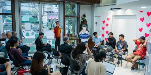 เสวนา 'With Love and Soul' เปิดใจผู้ต้องหาการเมืองที่ต่อสู้ด้วยฝีแปรงและหยาดสี