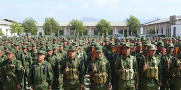กองกำลังโกก้างถอนทัพจากล่าเสี้ยว ตามสัญญาที่จีนเป็นตัวกลางเจรจา แต่ยังตรึงกำลังรอบเมือง