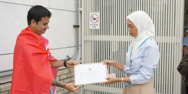 ชาวพม่ายื่น จม.เปิดผนึกถึง OHCHR ขอให้นานาชาติส่งความช่วยเหลือผู้ประสบภัยแผ่นดินไหวในเมียนมาผ่านตัวแทนรัฐบาล NUG หรือกองกำลังชาติพันธุ์ และสื่อสารถึงชาติสมาชิก BIMSTEC ไม่ปฏิสัมพันธ์กับ 'มินอ่องหล่าย' ในการประชุมที่ไทย ระหว่าง 3-4 เม.ย. 68 และ ด้าน กต.ยืนยันผู้นำสูงสุดพม่ามา BIMSTEC แต่ไม่ยืนยันกำหนดการ