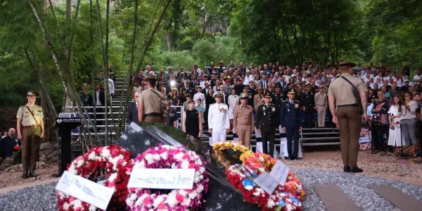สถานทูตออสเตรเลียและนิวซีแลนด์จัดพิธีรำลึกวันแอนแซคที่กาญจนบุรี