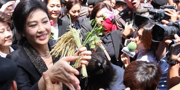ศาลปกครองสูงสุดสั่งให้อดีตนายกฯ 'ยิ่งลักษณ์' จ่าย 10,028 ล้านบาท รับผิดชอบโครงการรับจำนำข้าวตามคำสั่งของกระทรวงการคลัง แค่เฉพาะส่วนระบายข้าวแบบจีทูจี เหตุประมาทเลินล่อทำให้เกิดการแสวงหาผลประโยชน์ในโครงการรับจำนำข้าว 