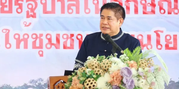 'ธรรมนัส' เผยไม่ปฏิเสธ 'การุณ-อนุดิษฐ์' เข้าร่วมพรรคกล้าธรรม โดยจะมีการคุยกันอีกทีวันที่ 16 พ.ค.นี้ ยืนยันมี สส.ตามมาอีกเพียบ พร้อมโต้ข้อครหาเสนอทรัพย์สินดูด สส.ร่วมพรรคฯ ด้านโฆษกไทยสร้างไทย เผย 2 คนยังไม่ได้แจ้งลาออกอย่างทางการ เชื่อไม่กระทบการขับเคลื่อนพรรค