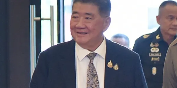 'ภูมิธรรม' พบจุฬาราชมนตรี หารือแนวทางแก้ปัญหาชายแดนใต้ สั่งเข้มหน่วยงานความมั่นคง