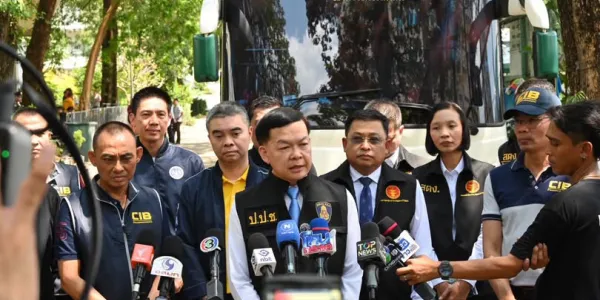 'สาโรจน์' เลขาฯ ป.ป.ช. ให้สัมภาษณ์ความคืบหน้าคดีชั้น 14 ของทักษิณ ว่าข้อมูลค่อนข้างครบถ้วน และตอนนี้กำลังขอข้อมูลจาก ‘แพทยสภา’ ที่เพิ่งมีมติลงโทษแพทย์ แต่หลักฐานยังมาไม่ถึง ปัดโยงการเมือง