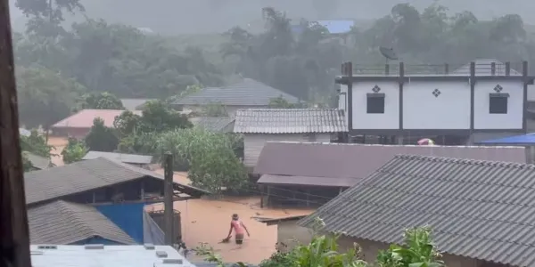 จ.เชียงราย ฝนหนักน้ำป่าไหลหลาก อ.พญาเม็งราย อ.เวียงชัย
