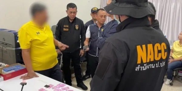 รวบ จนท.ศูนย์ทะเบียนภาค 5 ร่วมขบวนการกินหัวคิวบัตรชมพู