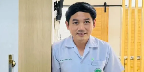 ‘เทวฤทธิ์’ ถาม ‘สมศักดิ์’ ทำไมมีแต่ ‘หมอสุภัทร’ ถูกสอบ ทั้งที่มี รพ.อื่นจัดซื้อ ATK ด้วยวิธีเดียวกัน