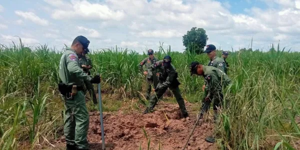 ทัพภาคที่ 2 สรุปสถานการณ์ 5 ส.ค. 68 ทำลายระเบิดตกค้างไปแล้ว 48 พื้นที่ เหลือ 59 พื้นที่