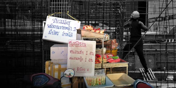 ภาระซ้ำซ้อนบนบ่าแรงงานพม่า ขุดปัญหาขึ้นทะเบียนแรงงานข้ามชาติ