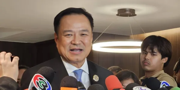 'อนุทิน' เผยฟอร์มทีม ครม.เรียบร้อยแล้ว - ชี้เป็นสิทธิ์​ พท. ยื่นฟ้องศาล รธน. กรณี MOA ภท.-ปชน.