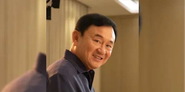 ‘ทักษิณ’ กลับไทยตามนัด 