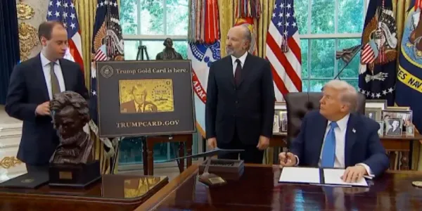 ทรัมป์ขึ้นค่าวีซ่าแรงงานทักษะสูงเป็น 1 แสนดอลลาร์ พร้อมเปิดตัว ‘Gold Card’ 