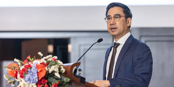 แต่งตั้ง ‘เศรษฐพุฒิ’ อดีตผู้ว่าแบงก์ชาติ เป็น ‘ที่ปรึกษาสำนักงานพระคลังข้างที่’
