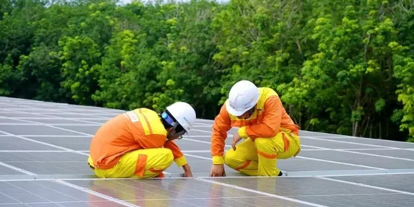 เผย 6 เดือนปี 2025 พลังงานหมุนเวียนผลิตไฟฟ้าได้มากกว่าถ่านหินเป็นครั้งแรกในระดับโลก