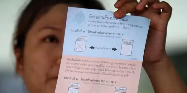โปรดเกล้าฯ พ.ร.บ.ประชามติ - เปิดทางทำประชามติวันเดียวกับวันเลือกตั้ง