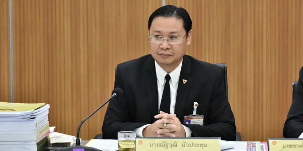 ที่ประชุม กมธ.ร่างแก้ไขเพิ่มเติมรัฐธรรมนูญ มาตรา 256 มีมติเสียงส่วนใหญ่ ‘เห็นชอบ’ ‘สูตร 20 หยิบ 1’ ของพรรคประชาชน โดยหลักการก็คือ สส. และ สว. รวม 20 คน สามารถเลือกสมาชิก กมธ.ยกร่างรัฐธรรมนูญ ได้ 1 คน ส่วนกรณีที่สมาชิกรัฐสภารวมตัวได้ไม่ถึง 20 คน หรือได้สมาชิก กมธ.ยกร่างฯ ไม่ถึง 35 คน ให้รัฐสภาโหวตโดยต้องได้คะแนนเสียง 2 ใน 3 จากสมาชิกทั้งหมด