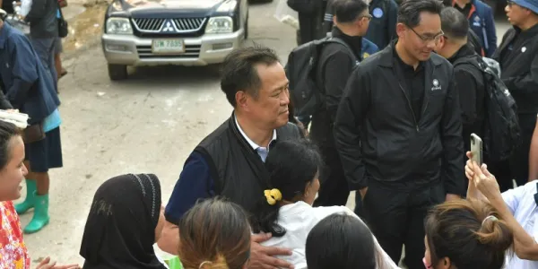 'อนุทิน' ลงพื้นที่หาดใหญ่อีกครั้ง ติดตามสถานการณ์ ตั้งวงถกเอกชนวางแผนเร่งฟื้นฟู