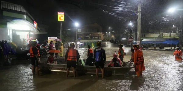 น้ำท่วมหาดใหญ่ ประกาศยกธงแดง 103 ชุมชน - ยกเลิกงานสัมมนาหอการค้า