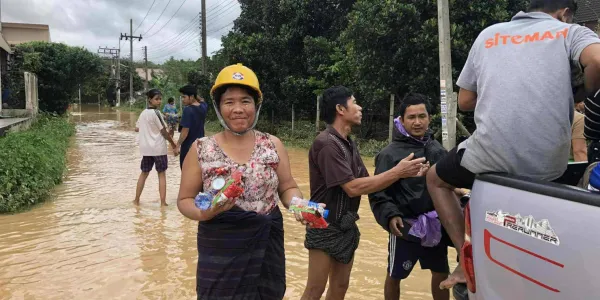 คาดน้ำท่วมหาดใหญ่กระทบแรงงานข้ามชาติกว่า 50,000 คน องค์กรสิทธิเปิด 8 ข้อเสนอช่วยเหลือ-เยียวยา
