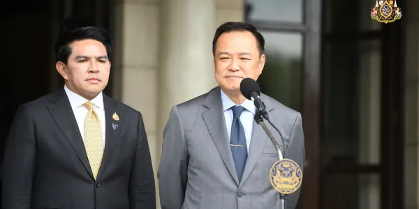 ย้อน 1 วันพันเหตุการณ์ จากกรณีที่ประชุมรัฐสภาได้ลงมติเสียงข้างมาก เพิ่มเงื่อนไข ถ้าจะผ่านร่างรัฐธรรมนูญฉบับใหม่ ต้องได้เสียง สว. 1 ใน 3 จนเป็นจุดเปลี่ยนสำคัญทำให้พรรคประชาชน เรียกร้องให้ 'อนุทิน' ยื่นยุบสภาฯ 