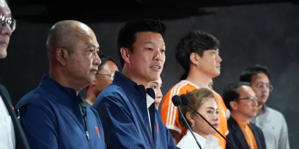 ‘เท้ง’ รับผล ปชน.ไม่ได้ที่ 1   ยันไม่ร่วม ภท. ย้ำต้องทำ รธน.ใหม่ ตามเสียงประชาชน