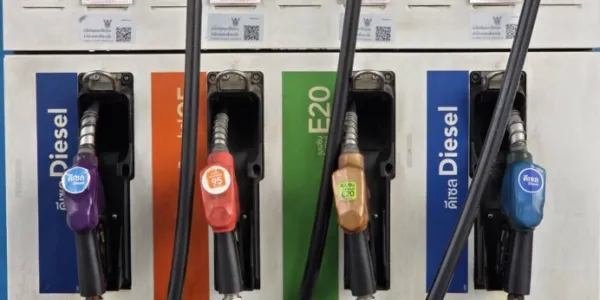 'อนุทิน' สั่งตรึงราคาน้ำมันดีเซลลิตรละ 29.94 บาท 15 วัน