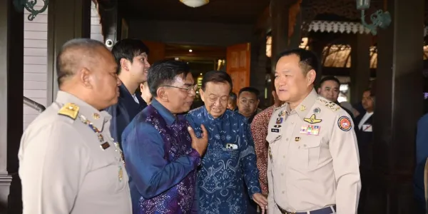 1 เดือน คดียิง ‘กมลศักดิ์’ จับได้แล้ว 4 จาก 5 - อีกคนหลบหนี ตร.คาดออกนอกประเทศ - ยังหาคนบงการไม่ได้ ประชาไท ประมวลความคืบหน้าคดีความยิง กมลศักดิ์ ลีวาเมาะ สส. เขต 5 จังหวัดนราธิวาส พรรคประชาชาติ ตอนนี้มีความคืบหน้าถึงไหนบ้างแล้ว