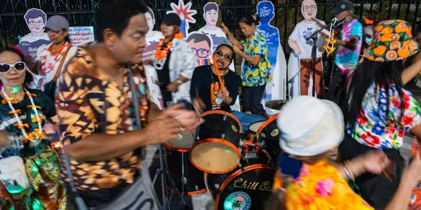 “สาดความหวัง” หน้าเรือนจำคลองเปรม ส่งเสียงถึงผู้ต้องขังคดีการเมือง