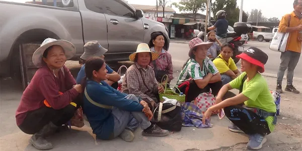 “คนจนไม่มีคำว่าร้อน” เสียงจากแรงงานกลางแจ้ง กับความร้อนที่เลี่ยงไม่ได้
