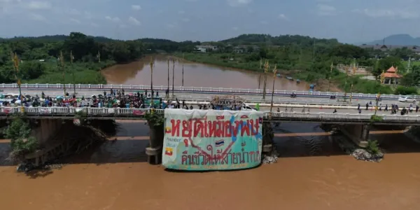จากบ้านท่าตอนถึงเชียงราย จัดระดมพลธรรมยาตรา-จี้นายกฯ แก้ปัญหาด่วนสารพิษปนเปื้อนแม่น้ำข้ามแดน-ภาคประชาชนสุดทนผ่านไปแล้ว 1 ปี รัฐไร้น้ำยาหาทางออก-วอนใส่ใจความเดือดร้อนผู้รับผลกระทบ