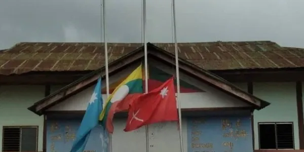 กะเหรี่ยง KNU - กองทัพรัฐฉาน RCSS/SSA ลดธงครึ่งเสา รัฐบาลพม่า NUG ถวายความอาลัยองค์ภาฯ