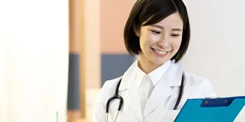 แพทย์หญิงในญี่ปุ่นทะลุ 80,000 คน เป็นครั้งแรก แต่ช่องว่างระหว่างเพศยังสูงในอาชีพนี้